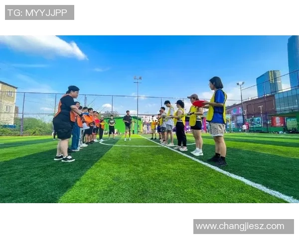 广州飞盘队团队协作引发热议背后的争议与思考 广州飞盘队团队协作引发热议背后的争议与思考