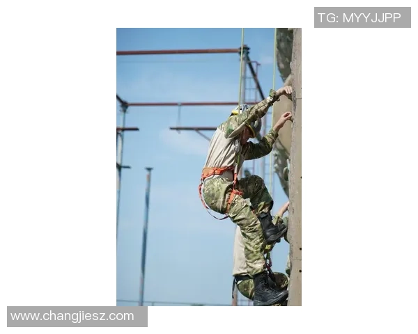 攀岩新视野:深入探讨成都攀岩队的战术与边路渗透策略 攀岩新视野:深入探讨成都攀岩队的战术与边路渗透策略