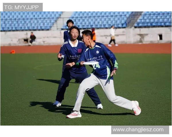 赛后分析:北京飞盘队与武汉飞盘队的表现与状态对比探讨 赛后分析:北京飞盘队与武汉飞盘队的表现与状态对比探讨